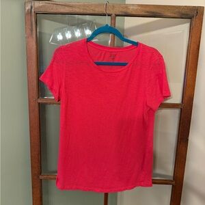 Crown & Ivy Hot Pink Basic Tee – Size Medium